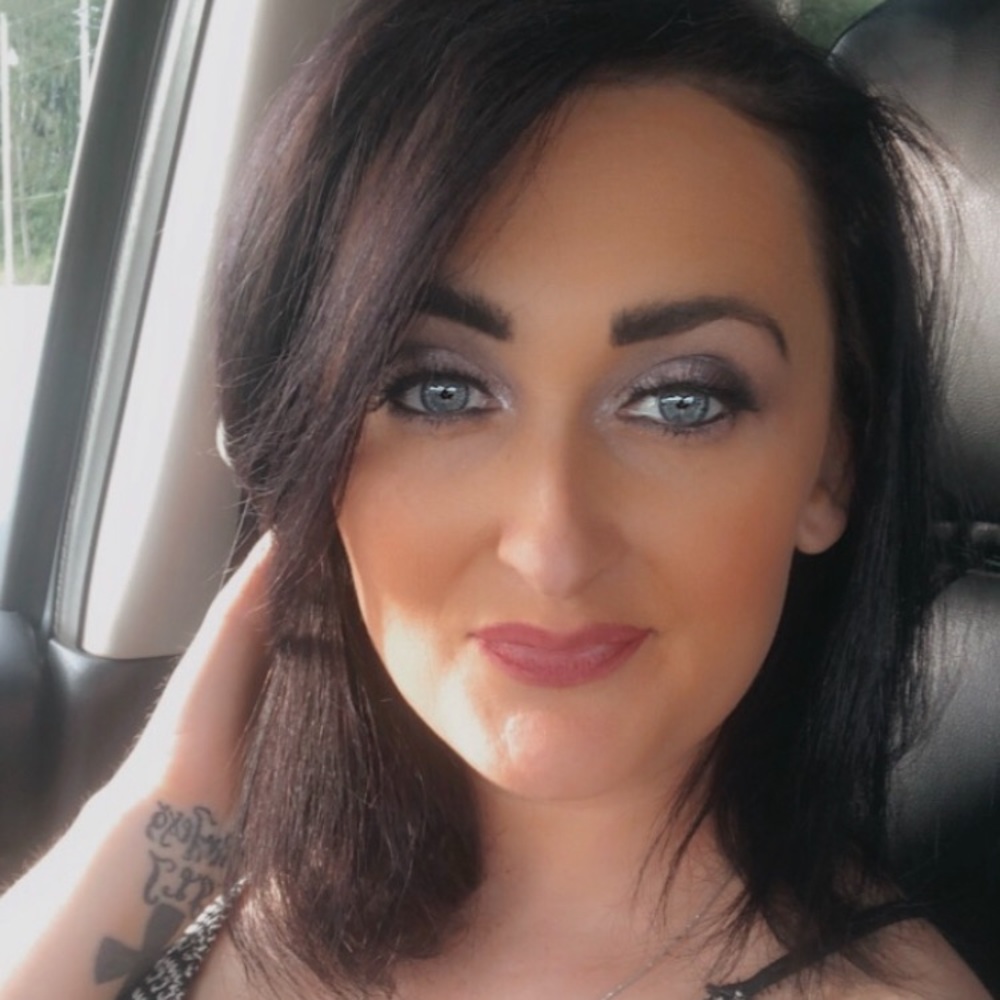 Meet your Posher, Crystal